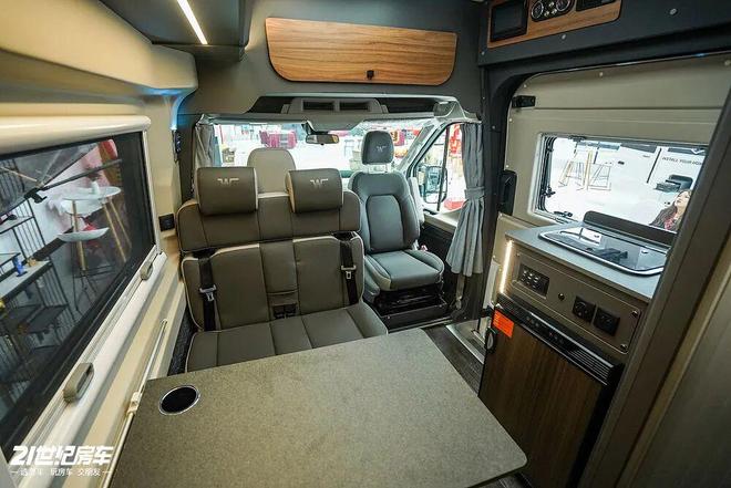 打破B型房车局限！推拉卫浴+灵活生活区卫航流浪地球5plus(图8)