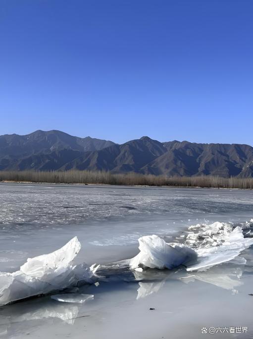 北京突降冰雹市民称10年来头次见罕见天气引发广泛关注(图1)