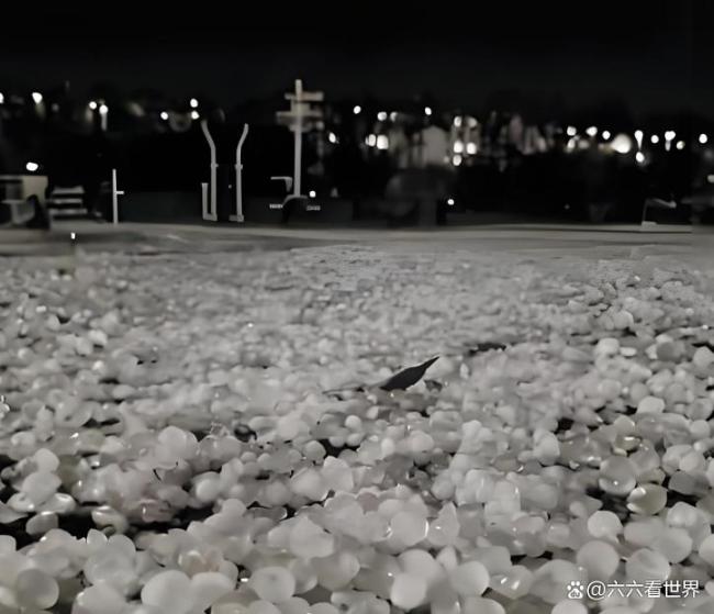 北京突降冰雹市民称10年来头次见罕见天气引发广泛关注(图3)