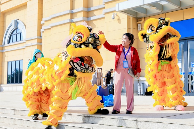 “山海体旅·丹香号”银发专列从青岛城阳启程打造适老旅游新标杆(图4)