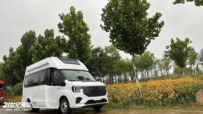 福特23T动力+无接缝车身！这款飞翔T8铁C房车如何做到“配置拉满”？(图5)