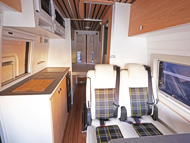 带小阳台的露营车11月28亮相成都房车展这内饰真漂亮(图5)