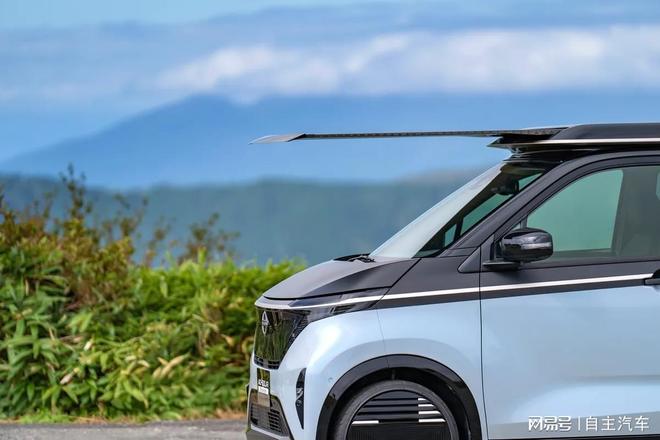 日产“太阳能车顶”引领未来出行电动汽车进入智能环保新时代(图3)