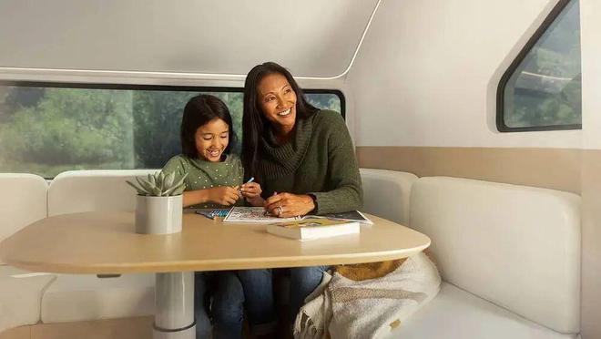 前苹果iPhone负责人创业打造会“自己动”的电动拖挂房车PebbleFlow(图6)