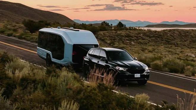 前苹果iPhone负责人创业打造会“自己动”的电动拖挂房车PebbleFlow(图5)