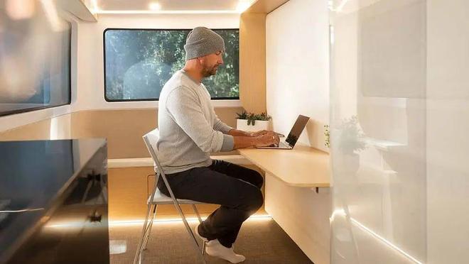 前苹果iPhone负责人创业打造会“自己动”的电动拖挂房车PebbleFlow(图9)