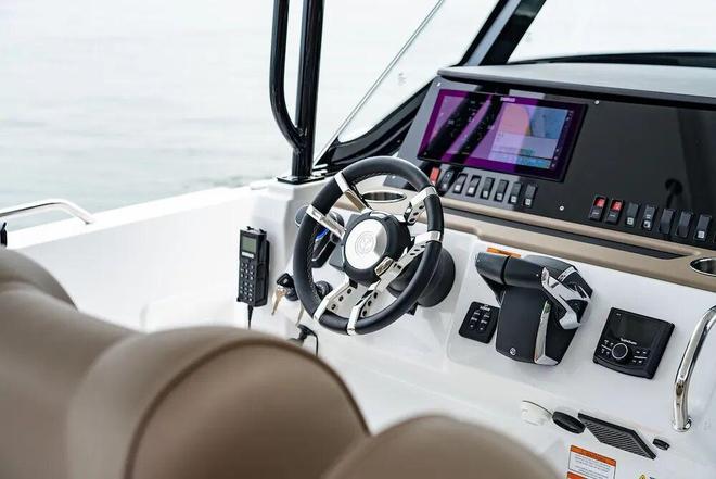 为远征、探索与漫游而生：CruisersYachts推出全新VTR冒险游艇系列(图16)