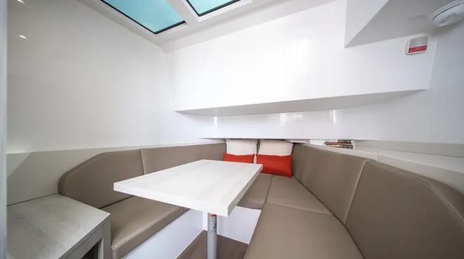 为远征、探索与漫游而生：CruisersYachts推出全新VTR冒险游艇系列(图14)