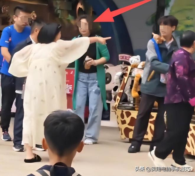 女子大闹长隆动物园后续！被拒带狗撒泼打砸正脸曝光园长回应(图5)