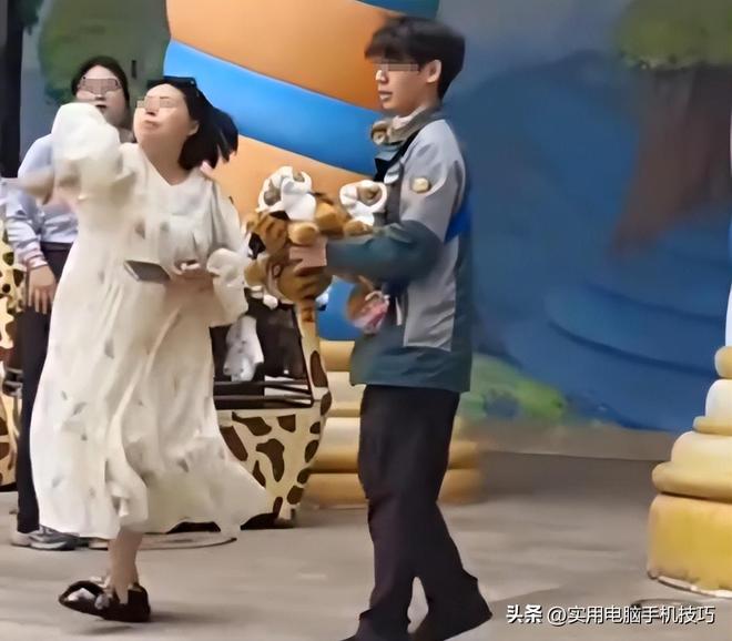 女子大闹长隆动物园后续！被拒带狗撒泼打砸正脸曝光园长回应(图9)