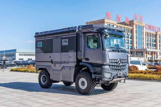 碳纤维房车的带头大哥！11月28亮相成都房车展解锁男人的终极玩具梦(图1)