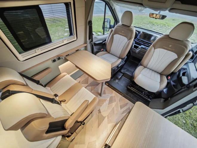 不到5米2的长度4座2卧!外观好评主要是好开也好用(图4)