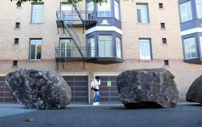 你注意到了吗?潜藏在我们身边的“敌意”建筑(图2)