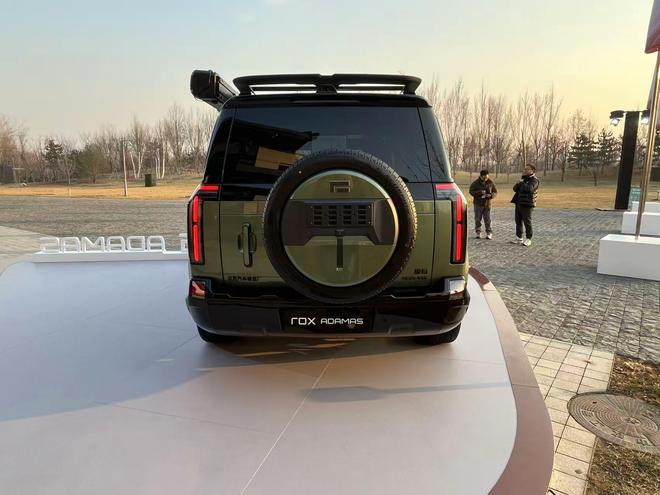 全地形豪华SUV极石ADAMAS中国版上市权益价3349万起(图4)