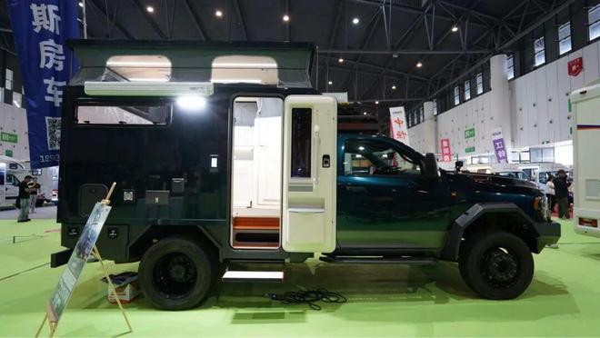 百万级房车到底长什么样?64L强擎公羊底盘公羊房车尽享奢华(图3)