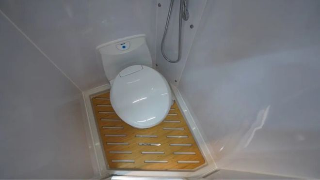 百万级房车到底长什么样?64L强擎公羊底盘公羊房车尽享奢华(图7)