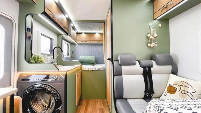 二十多万的豪华版房车11月28亮相成都房车展两室一厅带19度电(图4)