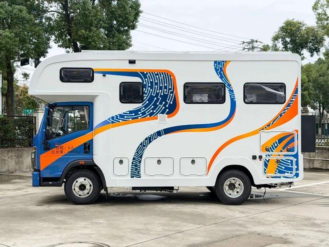 这款房车线亮相成都房车展这个布局真好(图2)