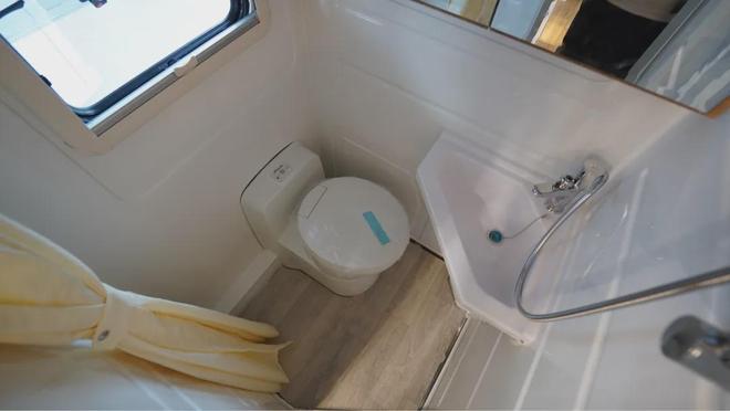 售价“2”开头的C型房车6座设计带4张床适合去全家公共出游(图9)