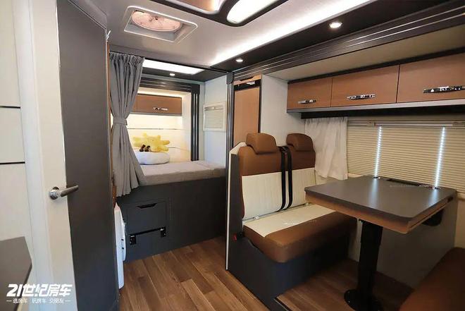 912北京房车展｜全面进化！威尼斯房车亮相北京展(图9)