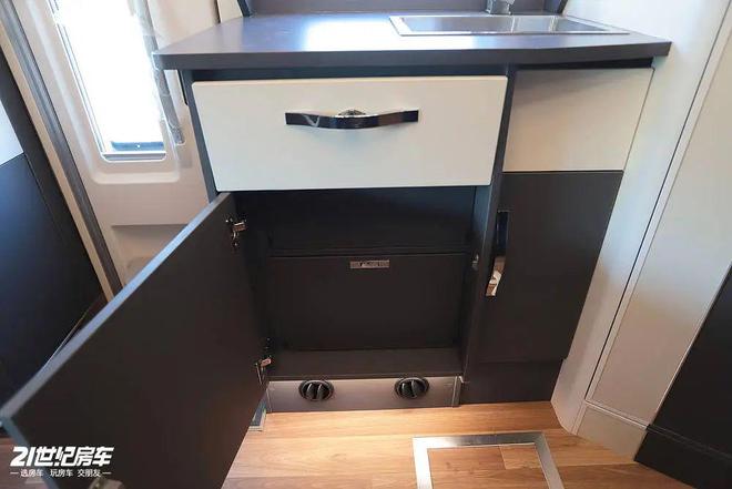 912北京房车展｜全面进化！威尼斯房车亮相北京展(图13)