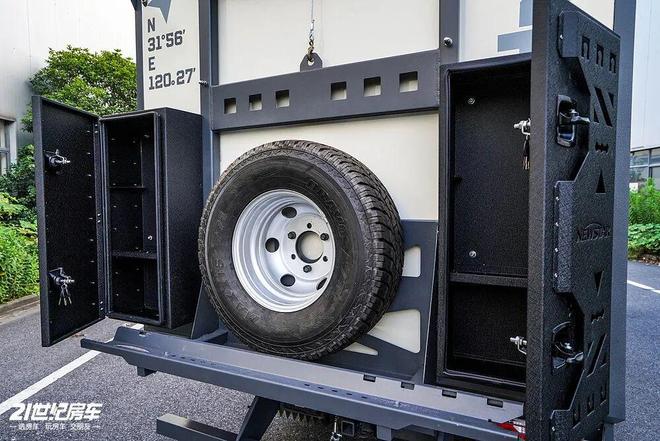 真全铝四驱越野房车!空间由你而定新星北斗Y600-C全时四驱定制房车(图11)