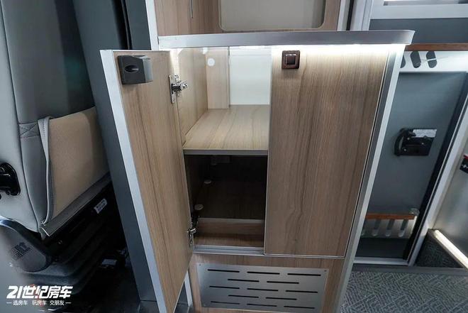 真全铝四驱越野房车!空间由你而定新星北斗Y600-C全时四驱定制房车(图16)
