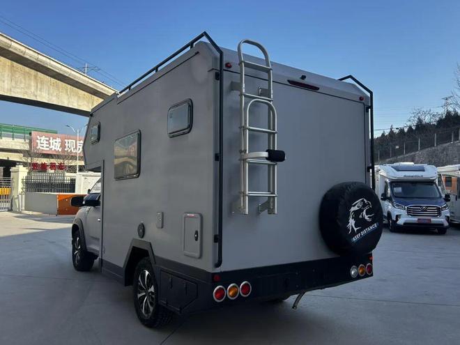 未上牌准新车！爱旅皮卡房车：1187公里解锁全场景自由生活328包牌包税(图5)