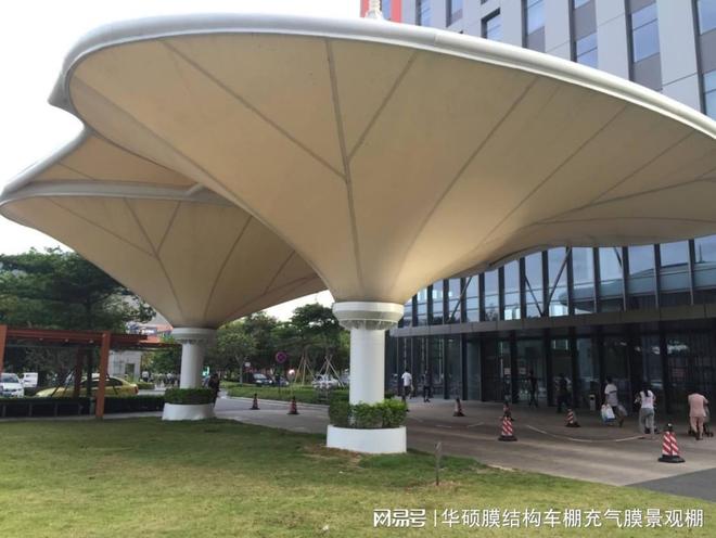 别墅伸缩遮阳棚安装方法(图1)