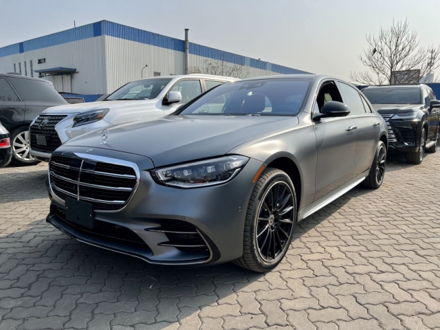 2025款奔驰S500AMG现车报价直降30万成就商务王者全国可分期(图1)