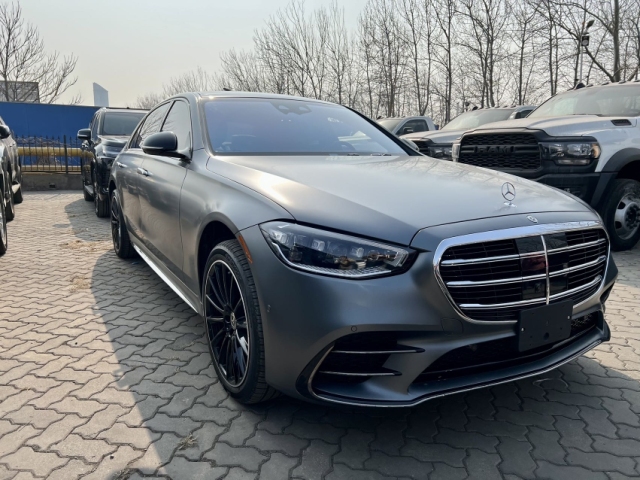 2025款奔驰S500AMG现车报价直降30万成就商务王者全国可分期(图2)