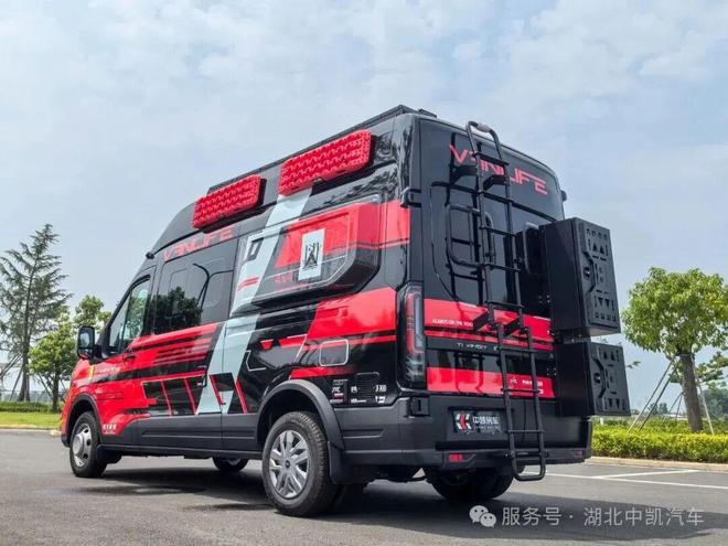 全时四驱福特T8房车3月6日亮相成都房车展烂路也能随便开(图4)