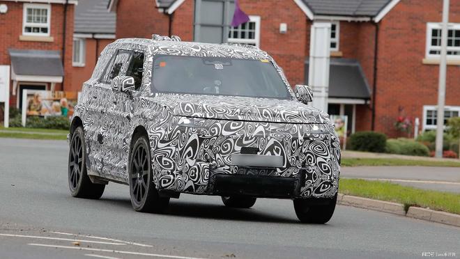 “小号卫士”要来了？路虎首款纯电卫士曝光面向年轻人(图4)