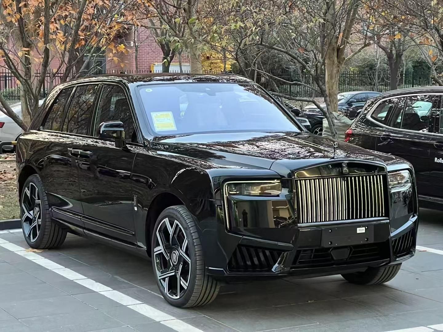 25款劳斯莱斯库里南四座星空顶含税最低价格多少(图1)