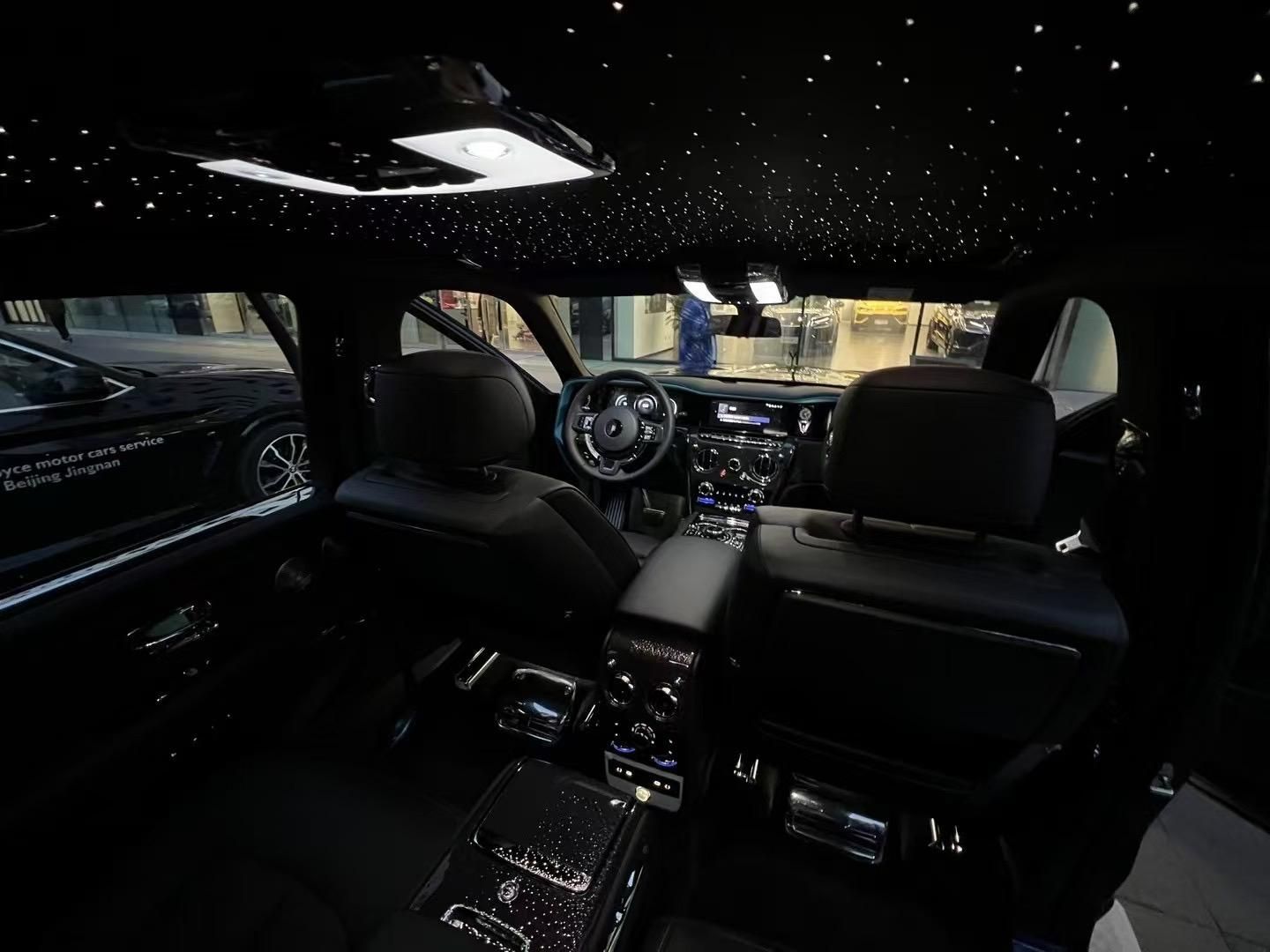 25款劳斯莱斯库里南四座星空顶含税最低价格多少(图6)