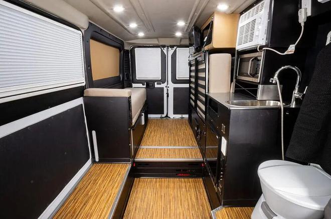 房车界独一份！单侧拓展MaxvanAccess厨卫会客全配齐(图5)