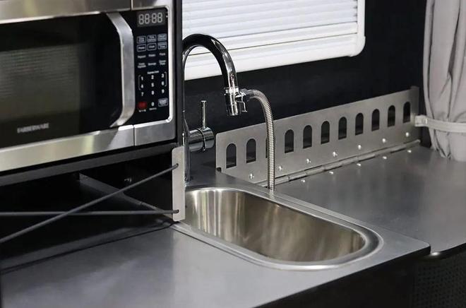 房车界独一份！单侧拓展MaxvanAccess厨卫会客全配齐(图8)